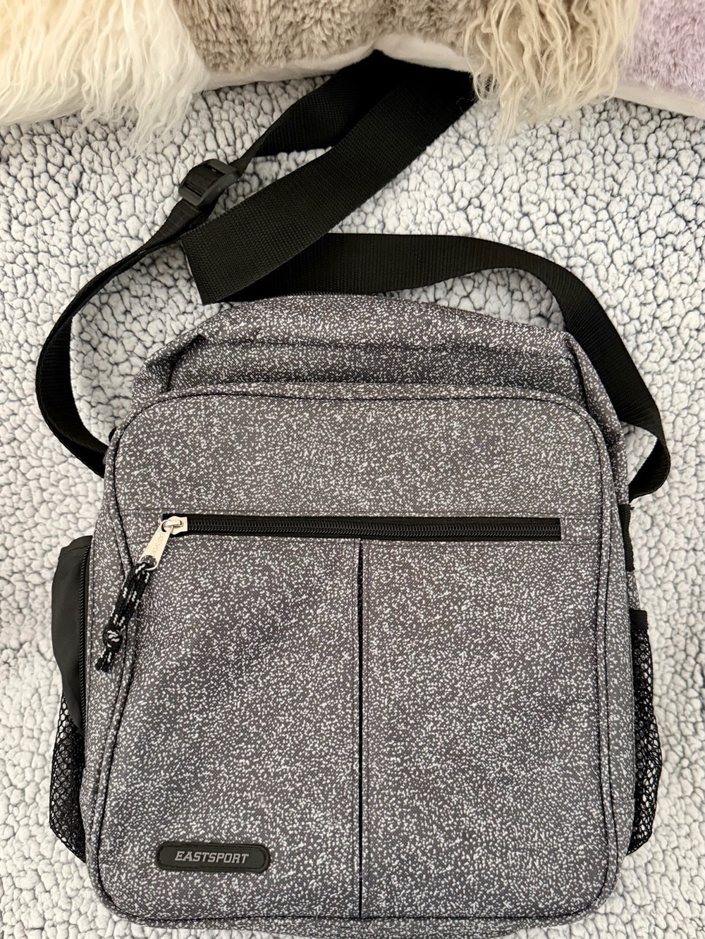 Eastsport Women’s Gray Speckled Laptop Crossbody Bag
